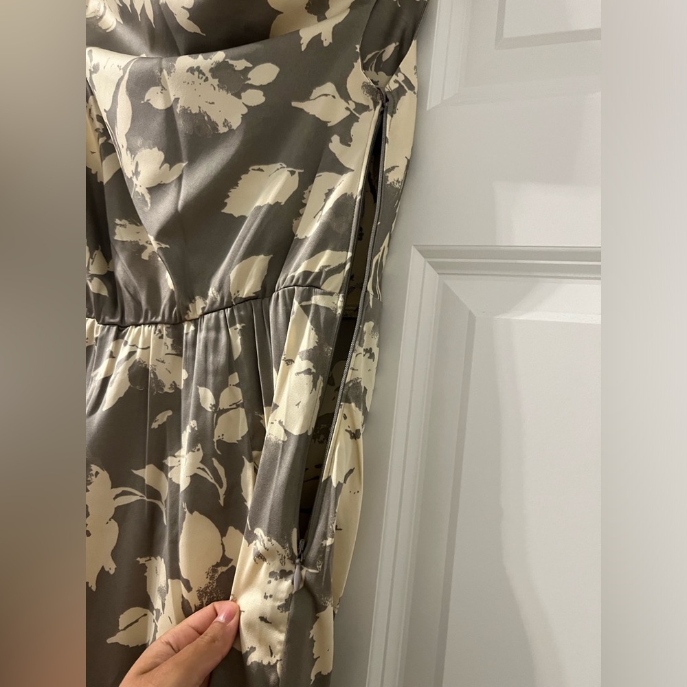 Abercrombie & Fitch Stretch Satin Draped Midi Dress in Grey Floral - Picture 9 of 9